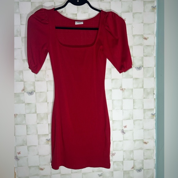 Aritzia Sunday Best RED Dress! - Picture 2 of 5